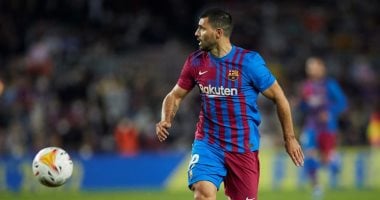 أجويرو يقرر مقاضاة برشلونة.. اعرف السبب
