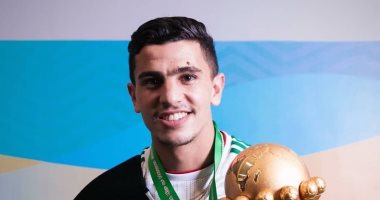 يوسف عطال نجم الجزائر يتراجع عن دعم فلسطين بعد تهديدات بالطرد من فرنسا
