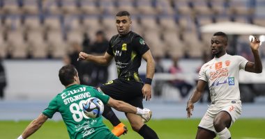 الاتحاد يتقدم 1-0 على الفيحاء فى شوط مثير بكأس خادم الحرمين.. فيديو