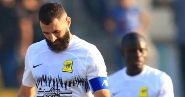 بنزيما يخرج فى حراسة الشرطة بعد مباراة القوة الجوية ضد الاتحاد.. فيديو