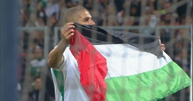 علم فلسطين يزين احتفال سليمانى بصدارة هدافى تصفيات كأس العالم عبر التاريخ