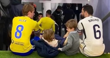 جلسة عائلية بين ناتشو وشقيقه لاعب قادش بعد فوز ريال مدريد.. فيديو