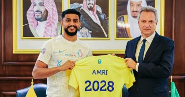 النصر السعودي يجدد رسميا عقد مدافعه عبدالإله العمري حتى 2028