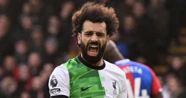 محمد صلاح يسجل هدفه الـ200 ويقود ليفربول لصدارة الدوري الإنجليزي