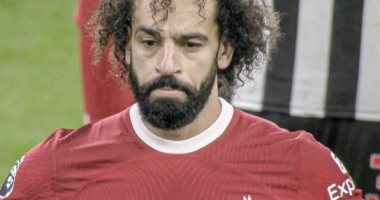 محمد صلاح يهدر ركلة جزاء فى الشوط الأول من مباراة ليفربول ضد نيوكاسل.. فيديو