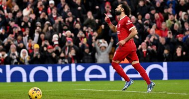 محمد صلاح يواصل التدريبات الفردية استعدادًا للمشاركة مع ليفربول.. فيديو