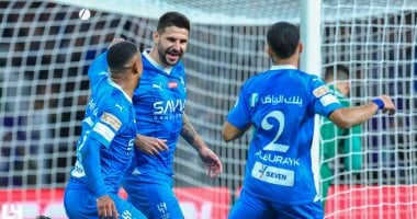 أخبار نادي الهلال.. الزعيم يكرر ثلاثية أهلي جدة وميتروفيتش يتصدر الهدافين