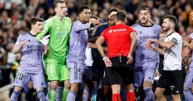 إيقاف بيلينجهام مباراتين وتغريم ريال مدريد لعدم احترام حكم مباراة فالنسيا