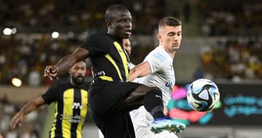 الاتحاد يتفوق على الأخدود بهدف فى الشوط الأول بالدوري السعودي.. فيديو