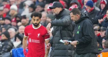 هل يشارك محمد صلاح صائمًا فى مباراة مان يونايتد وليفربول اليوم؟