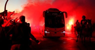 أتلتيكو مدريد ضد إنتر ميلان.. استقبال مجنون من جماهير الروخيبلانكوس أمام الملعب