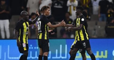 الاتحاد يتخطى الفيحاء بثلاثية فى الدوري السعودي بمشاركة أحمد حجازى.. فيديو