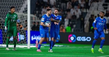 الهلال يعزز صدارة الدوري السعودي برباعية ضد الشباب.. فيديو