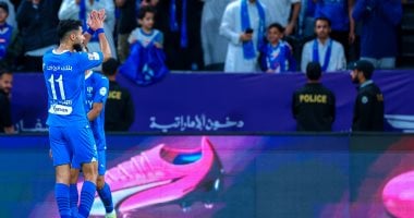 الهلال يصعق الأخدود بثلاثية ويواصل صدارة ترتيب الدورى السعودى.. فيديو