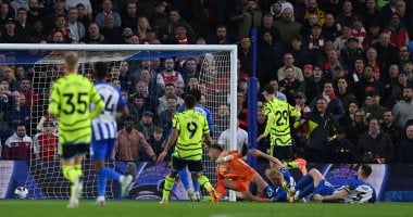 أرسنال يتصدر الدوري الإنجليزي مؤقتاً بثلاثية ضد برايتون.. فيديو