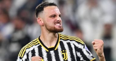 يوفنتوس يتقدم على فيورنتينا 1-0 في شوط أول مثير.. فيديو