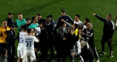 كاف يقرر إيقاف لاعب أبو سليم 8 مباريات بعد الاعتداء على المصرى محمد معروف