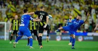 الاتحاد ضد الهلال.. الزعيم يتفوق 2-1 فى شوط مثير بنهائي السوبر السعودي