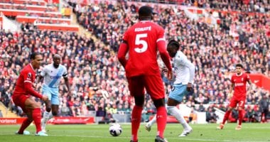 ليفربول يتأخر بهدف أمام كريستال بالاس فى الشوط الأول.. فيديو