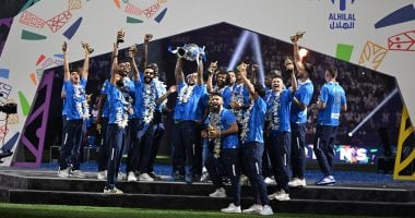 مراسم تتويج الهلال بلقب الدوري السعودي.. فيديو وصور