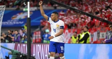فرنسا تستفيد من النيران الصديقة للمرة الثانية بافتتاح مشوارها فى اليورو