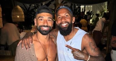 شاهد محمد صلاح يتجول فى شوارع جزيرة ميكونوس اليونانية