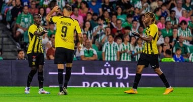 الاتحاد يتحدي الرياض في صراع القمة بالدوري السعودي