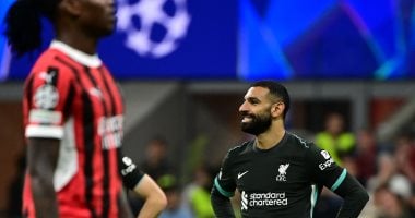 ليفربول يصعق ميلان بثلاثية وسط جماهيره والحظ يعاند محمد صلاح.. فيديو