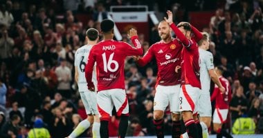 مانشستر يونايتد في اختبار صعب أمام أستون فيلا في الدوري الإنجليزي