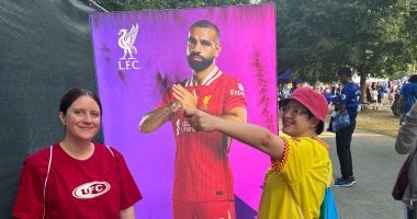 ليفربول ضد بورنموث.. جماهير الريدز تحتفى بـ محمد صلاح قبل انطلاق المباراة