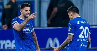 الهلال ضيفا ثقيلا على الرياض في ديربى الرياض بالدوري السعودي
