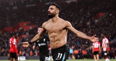 تقارير: محمد صلاح يوافق على تجديد عقده مع ليفربول لعام واحد