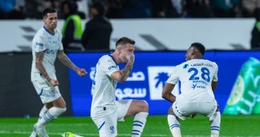 الشباب ضد الهلال.. الزعيم يحسم الديربي بثنائية فى الدوري السعودي “فيديو”
