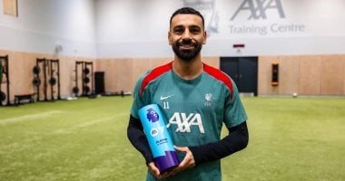 محمد صلاح أفضل لاعب فى شهر نوفمبر بالدوري الإنجليزي ويعادل رونالدو وجيرارد