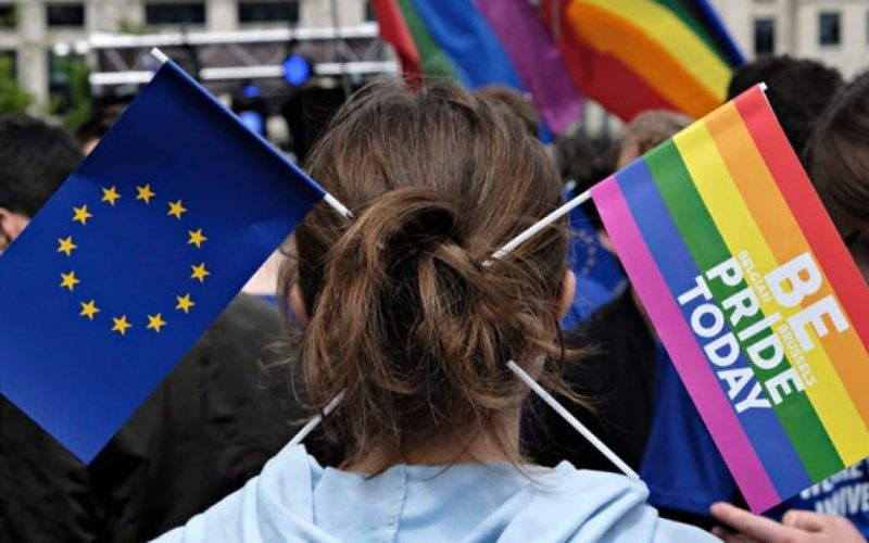 الاتحاد الأوروبي يأسف لاعتماد روسيا قانونًا يحظر الترويج للمثليين