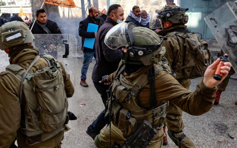الاحتلال الإسرائيلي يوسع حملات الدهم والاعتقالات في القدس والضفة