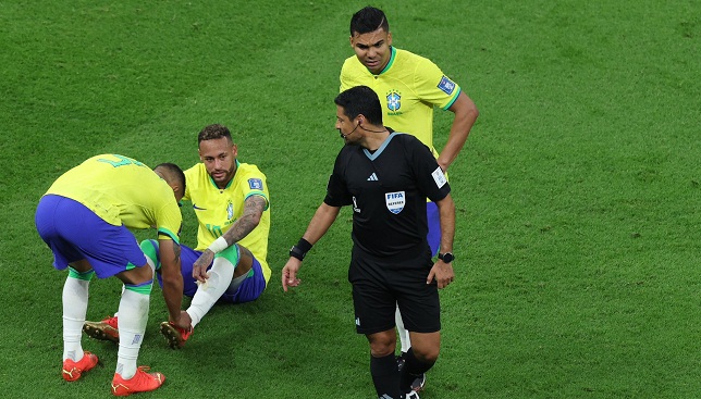 شاهد نيمار يبكي بعد تعرضه للإصابة في مباراة البرازيل وصربيا