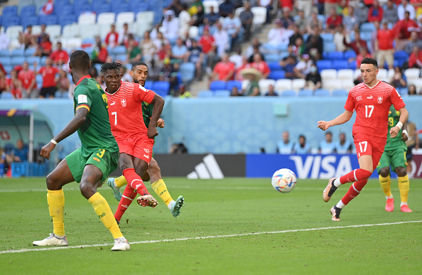 مباشر مباراة سويسرا ضد الكاميرون .. إمبولو يسجل هدف سويسرا الأول – فيديو