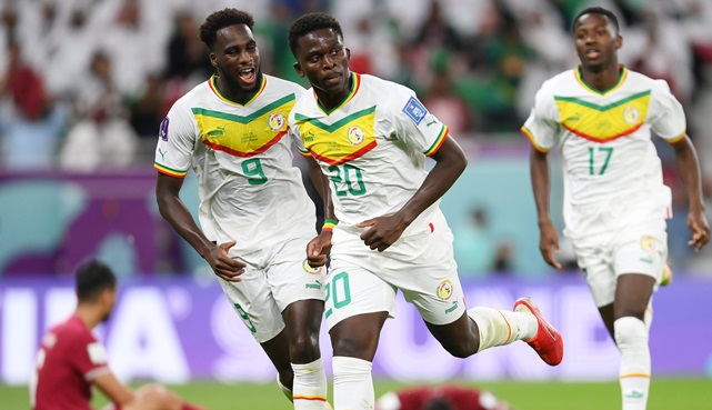 منتخب قطر يتلقى خسارة مخيبة أمام السنغال بثلاثية