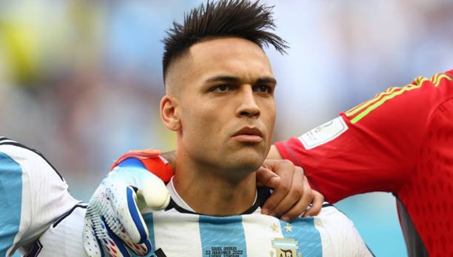 أسطورة الأرجنتين يتغنى بشجاعة لاوتارو في كأس العالم