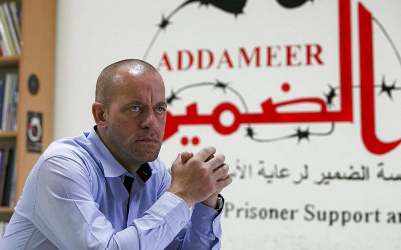 إدانات فلسطينية واسعة لإبعاد الناشط "الحموري" عن القدس
