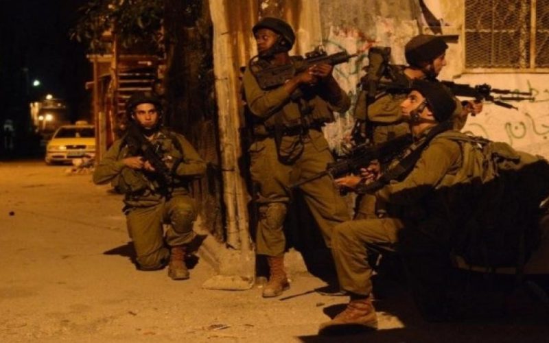 اعتقال مطارد وإصابة آخر خلال اشتباكات بين المقاومين الفلسطينيين والجيش الإسرائيلي في جنين