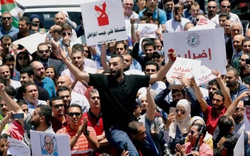الأردن: مقتل 3 عناصر أمنية في مداهمة المتهم بقتل ضابط كبير