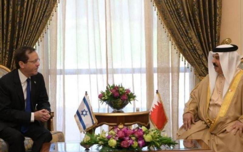 العاهل البحريني يتلقى رسالة خطية من الرئيس الإسرائيلي.. طالع فحواها