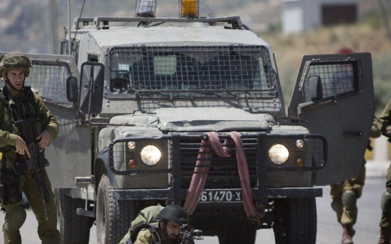 المقاومة الفلسطينية تستهدف الحواجز الإسرائيلية في الضفة.. واندلاع مواجهات بنابلس