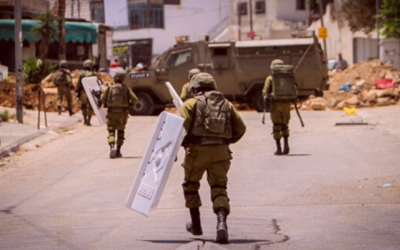 جيش الاحتلال الإسرائيلي يعتقل عددا من الفلسطينيين في الضفة