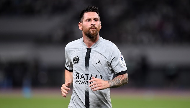 10 لاعبين متاحين بالمجان على رادار برشلونة .. يتقدمهم ميسي