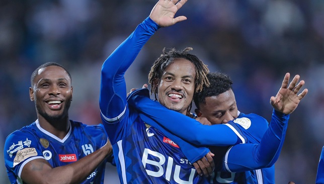 أسطورة العراق يتوقع سقوط كتيبة الهلال أمام الدحيل