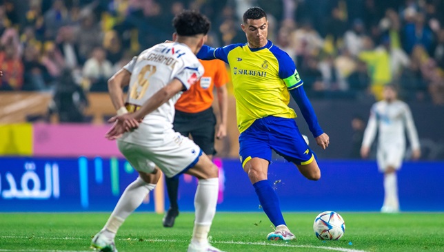 النصر يعود للصدارة بثنائية أمام التعاون من صناعة رونالدو