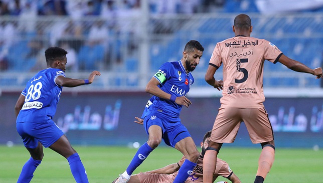 تقرير يحيل بين مشاركة ثلاثي الهلال ضد شباب الأهلي